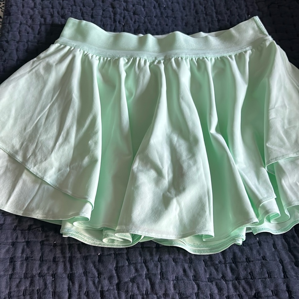 Lululemon high rise court rival skirt size 6 never worn